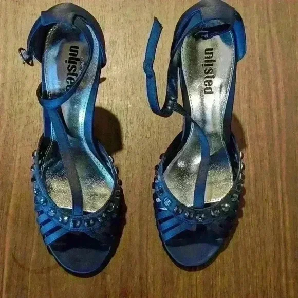 Unlisted blue heels with rhinestones - Picture 1 of 3